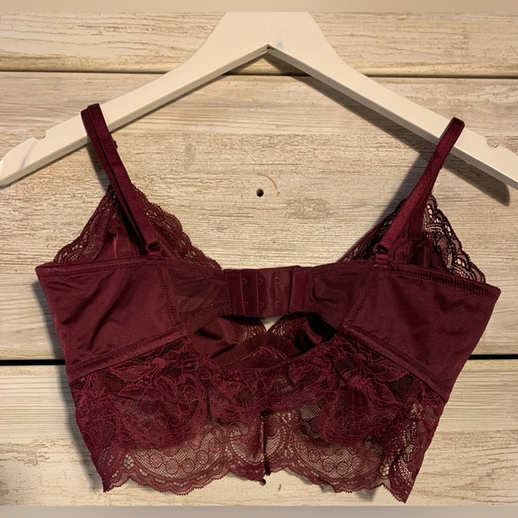 NWT Victoria’s Secret Lace Bralette - Picture 2 of 2